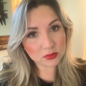 Meet your Posher, Tania